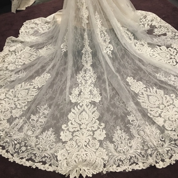 Martian Liana style #1012, wedding dress - Picture 7 of 15